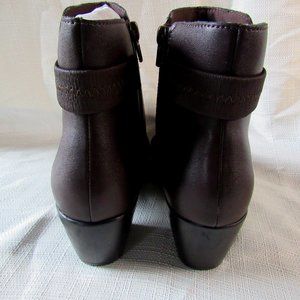 Emily Holly Dark Brown Leather, Size 7.5, Never Worn, Excellent Condition